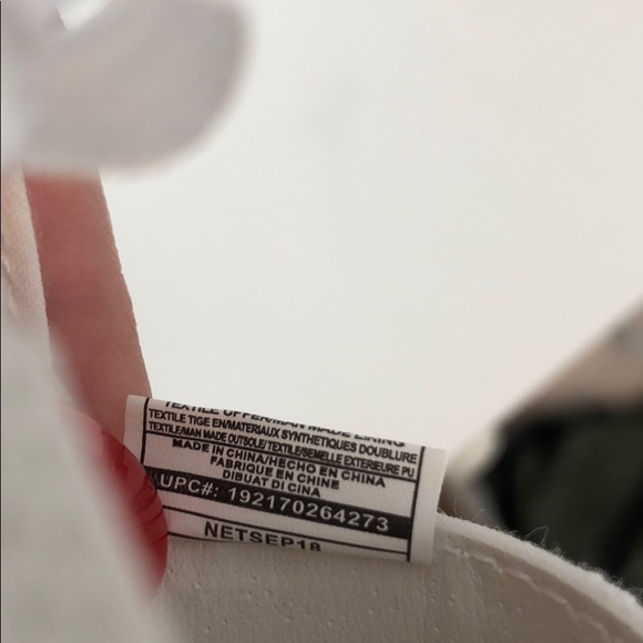 NWOT OshKosh white ruffle Eyelet summer Sandals - Picture 5 of 8